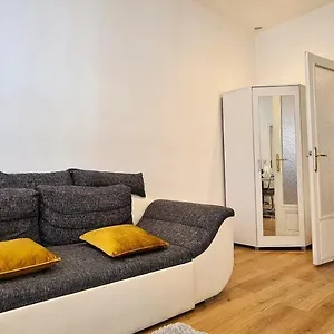 Apartament Wiener Buddha Style Flat With Inner Garden- Marzstrasse, Viena